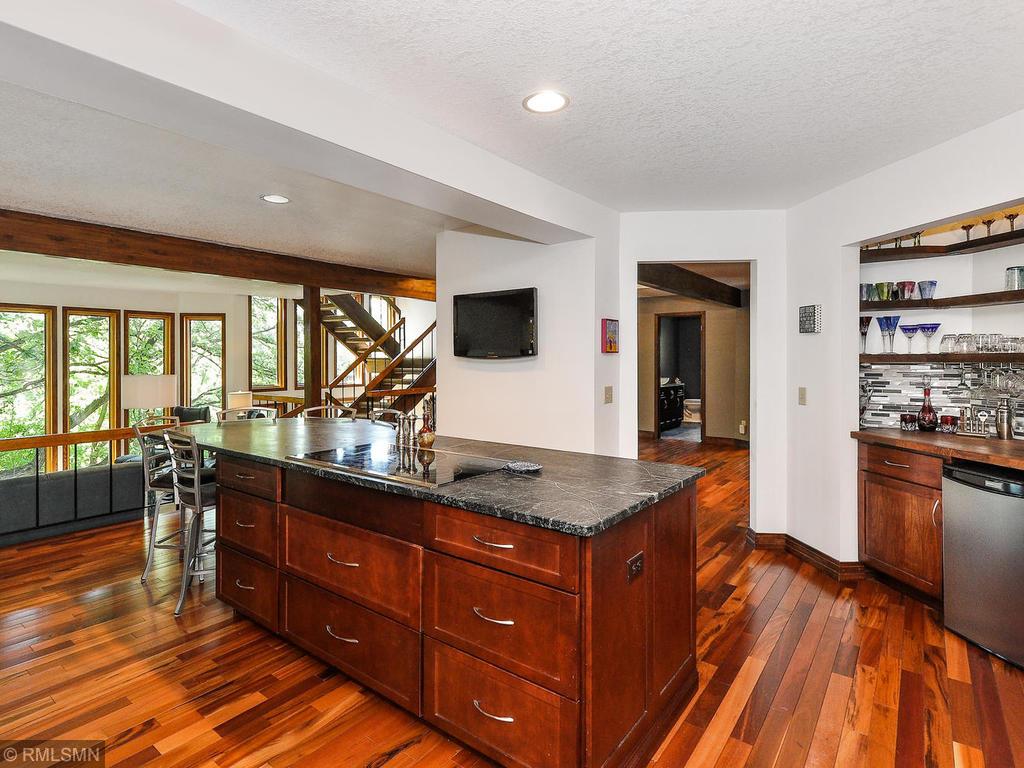 3721 Overlook Drive Bloomington, MN 55431 - Photo 6 of 57