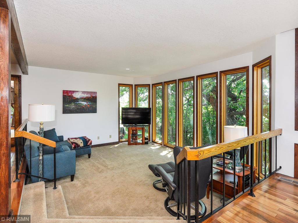 3721 Overlook Drive Bloomington, MN 55431 - Photo 9 of 57