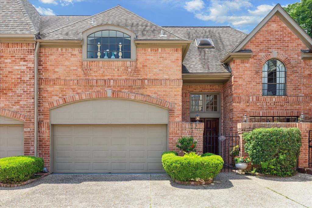 Welcome Home to 2506 C Potomac Drive in Westhaven Estates in the heart of the Galleria area.