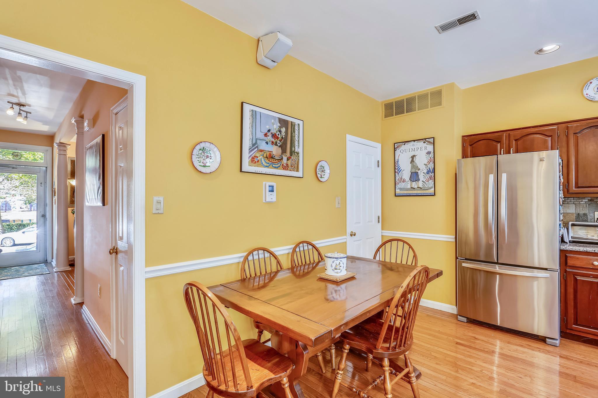 477 Tschiffely Square Road Gaithersburg, MD 20878 - Photo 12 of 40 Dining area