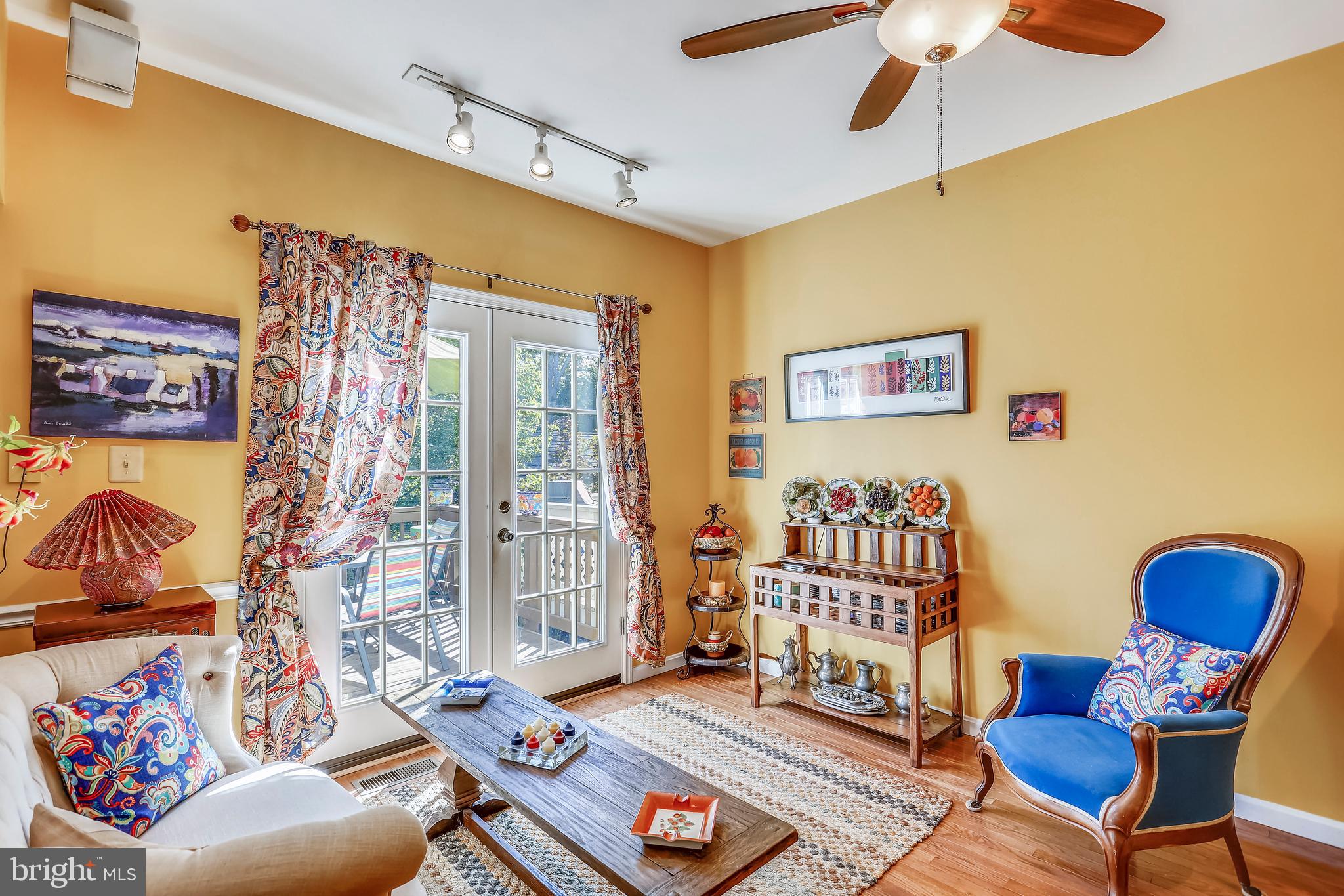 Family room w/lighted ceiling fan