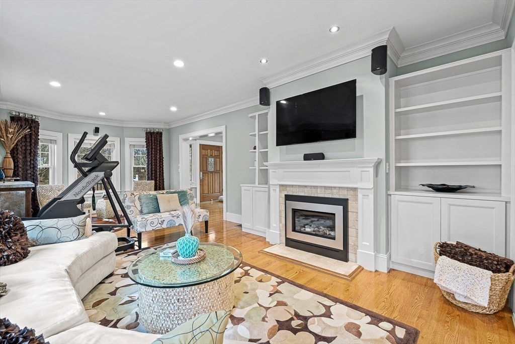 34 Glen Road Winchester, MA 01890 - Photo 12 of 40