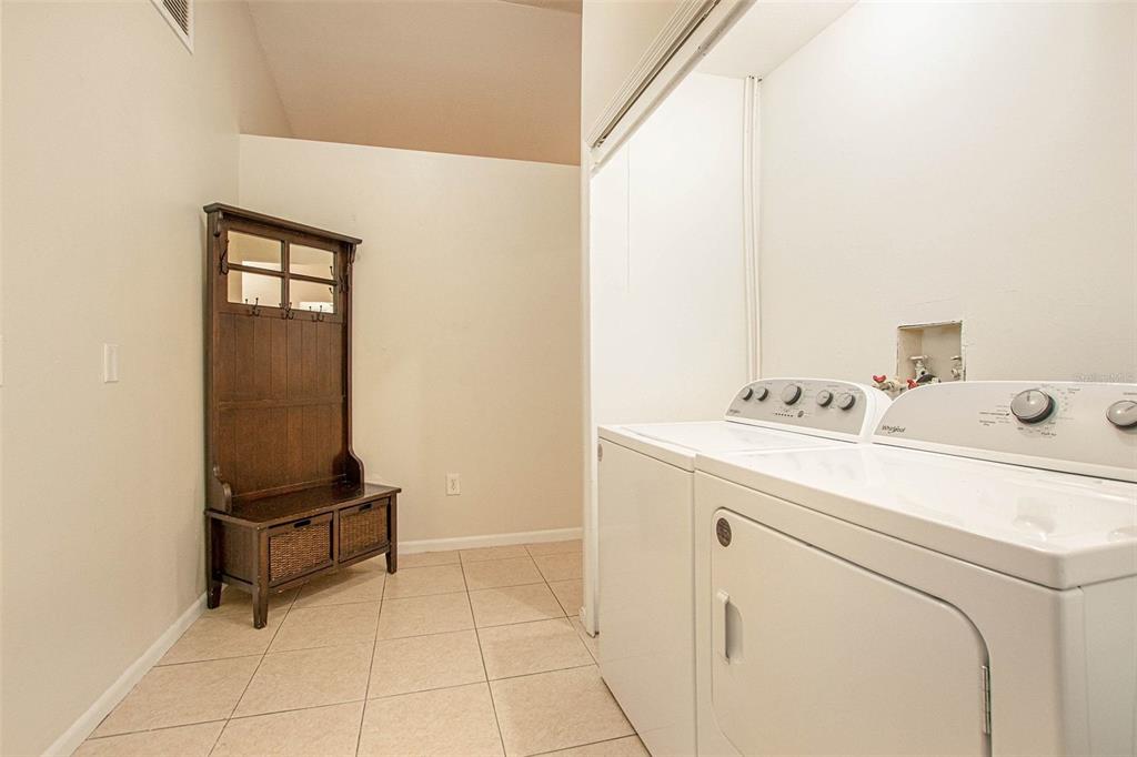 4105 Spring Way Circle Valrico, FL 33596 - Photo 17 of 34 a utility room with dryer and washer