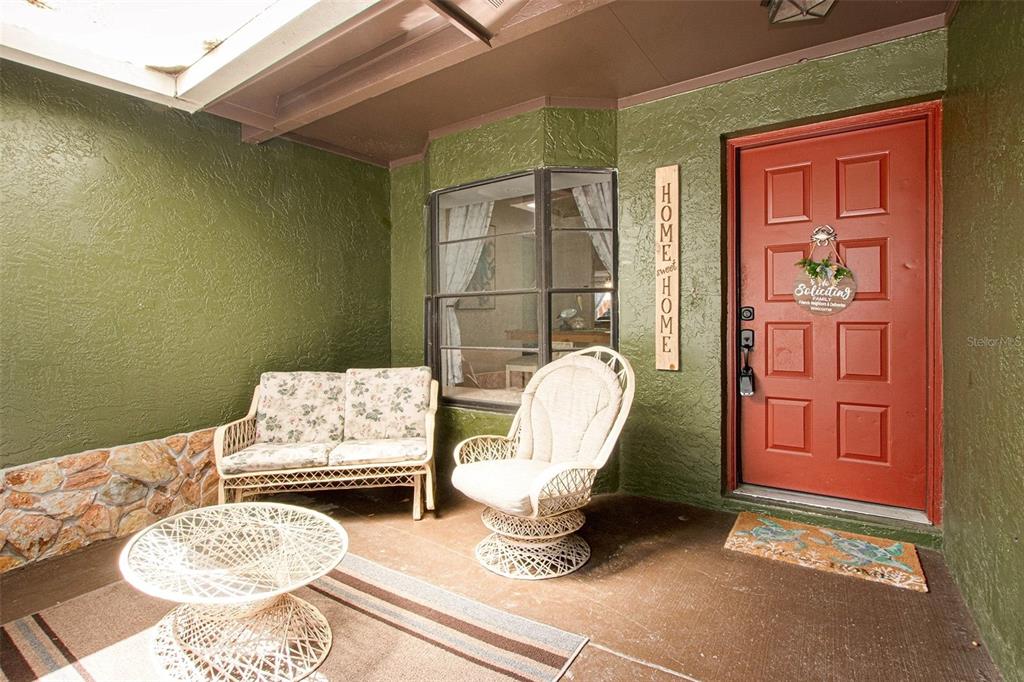 4105 Spring Way Circle Valrico, FL 33596 - Photo 7 of 34 a living room with furniture