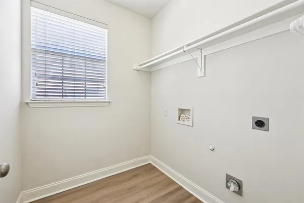 $3,200 | 458 Richmond Street, Irving, TX 75063