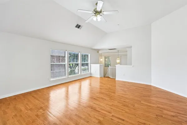 $3,200 | 458 Richmond Street, Irving, TX 75063