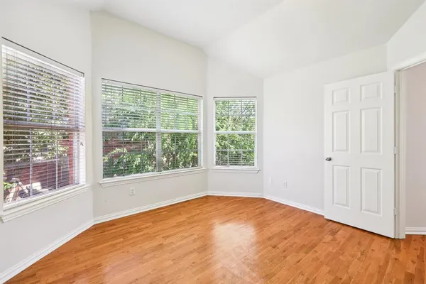 $3,200 | 458 Richmond Street, Irving, TX 75063