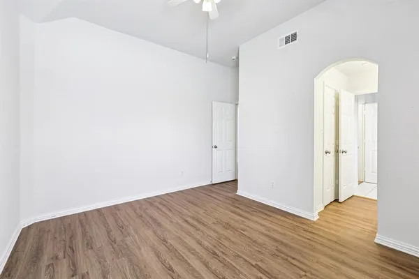 $3,200 | 458 Richmond Street, Irving, TX 75063