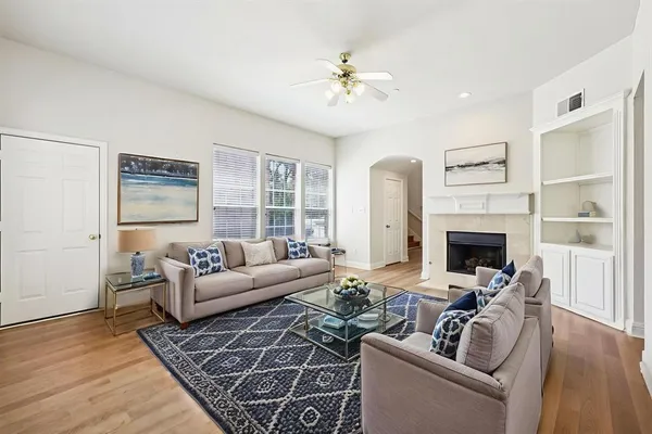 $3,200 | 458 Richmond Street, Irving, TX 75063