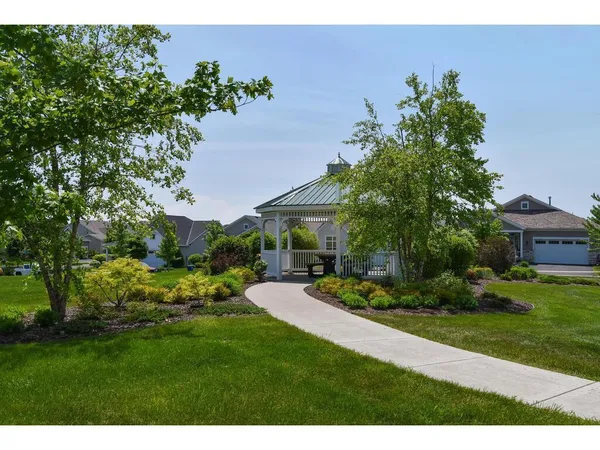$554,900 | 7401 Shadyview Lane North, Maple Grove, MN 55311