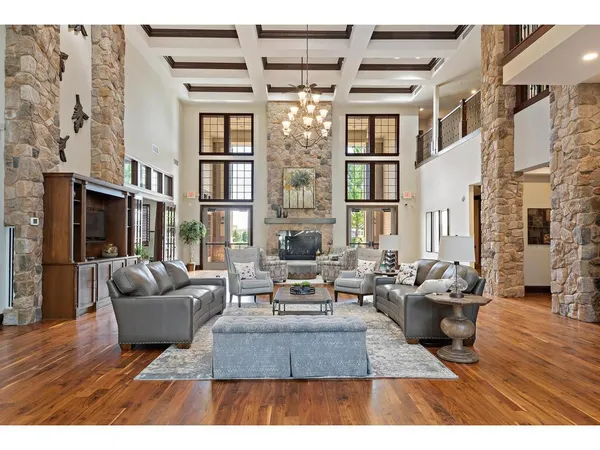 $554,900 | 7401 Shadyview Lane North, Maple Grove, MN 55311