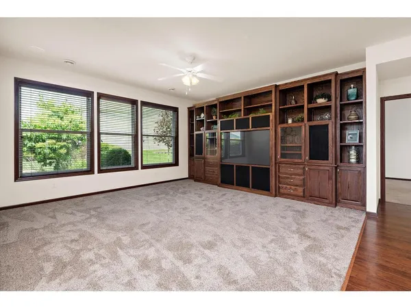 $554,900 | 7401 Shadyview Lane North, Maple Grove, MN 55311