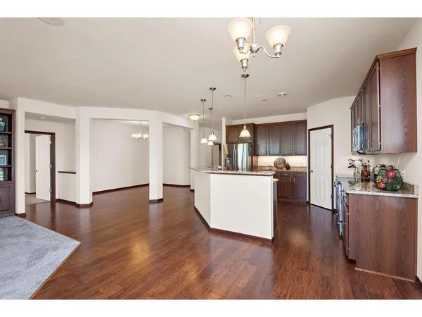 $554,900 | 7401 Shadyview Lane North, Maple Grove, MN 55311