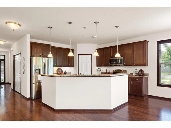 $554,900 | 7401 Shadyview Lane North, Maple Grove, MN 55311