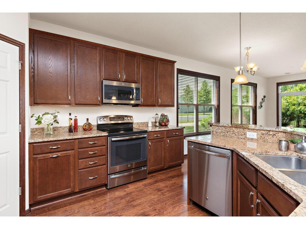 7401 Shadyview Lane North Maple Grove, MN 55311 - Photo 10 of 59