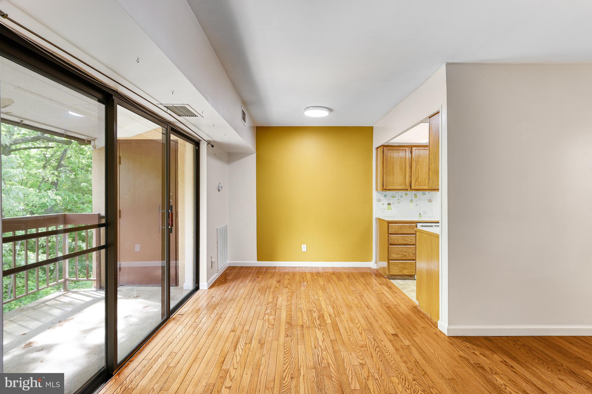 11601 Stoneview Square, Unit 21C Reston, VA 20191 - Photo 11 of 39 dining area off kitchen