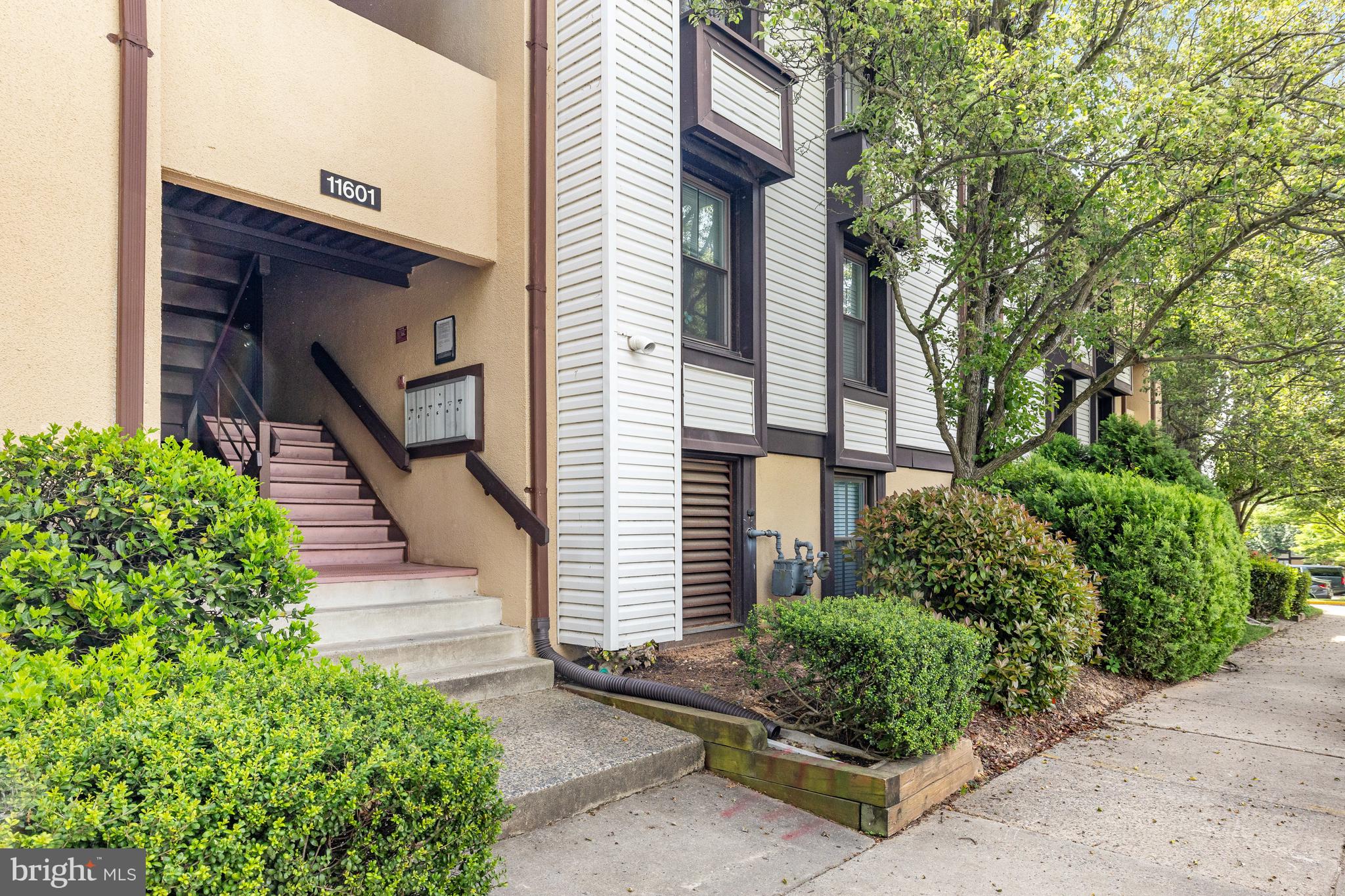 11601 Stoneview Square, Unit 21C Reston, VA 20191 - Photo 2 of 39 top floor