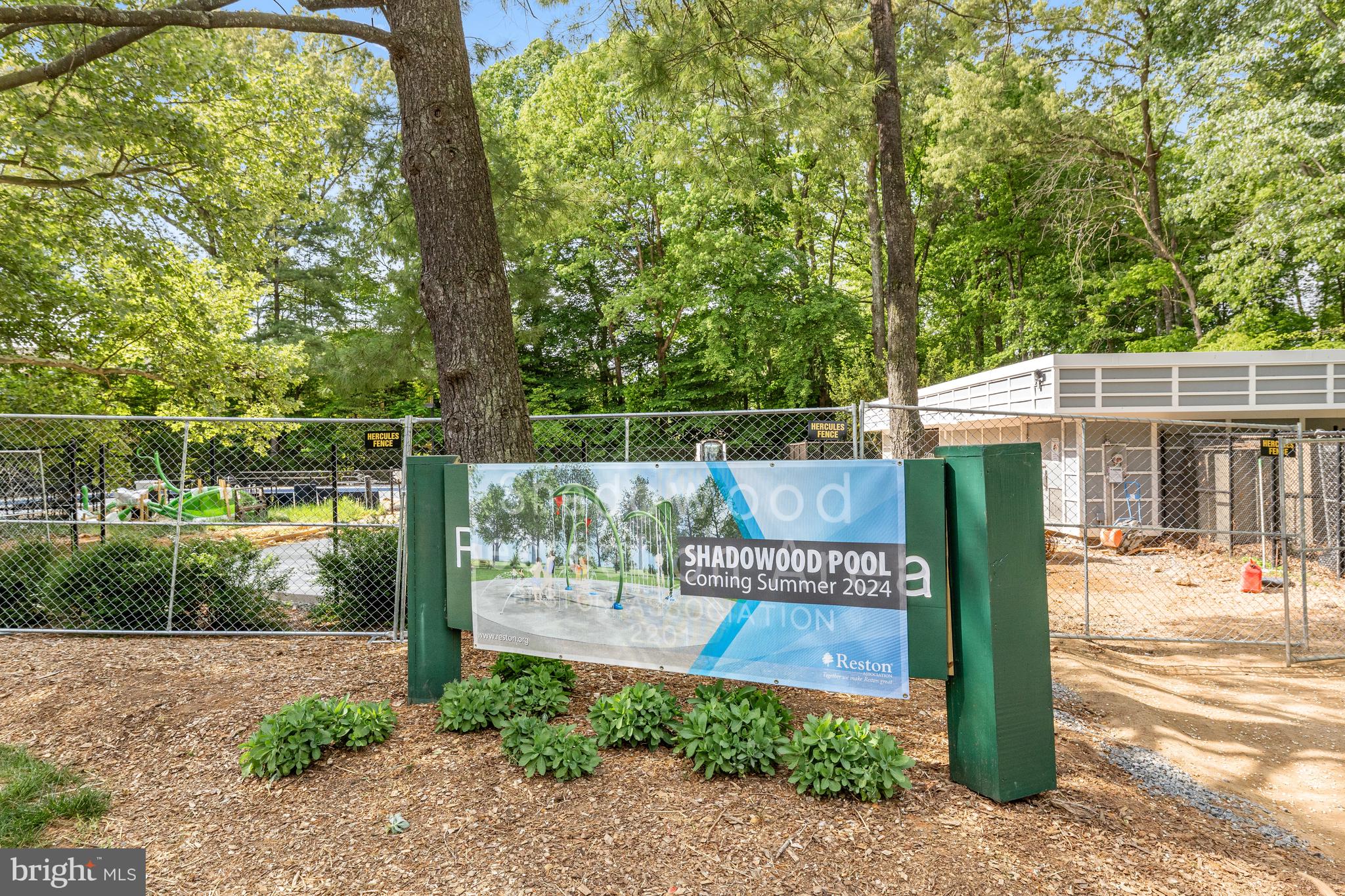 11601 Stoneview Square, Unit 21C Reston, VA 20191 - Photo 28 of 39 community pool
