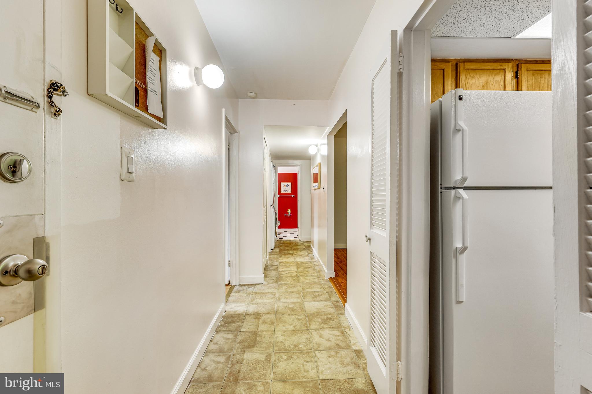 11601 Stoneview Square, Unit 21C Reston, VA 20191 - Photo 31 of 39 hallway