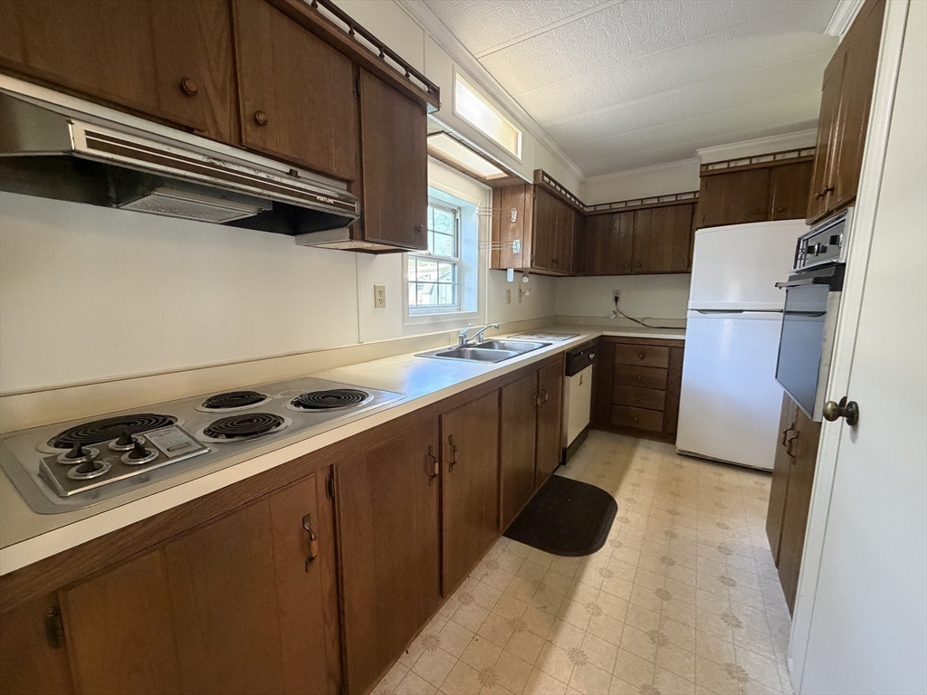 16 Tyler Street Brookfield, MA 01506 - Photo 3 of 21
