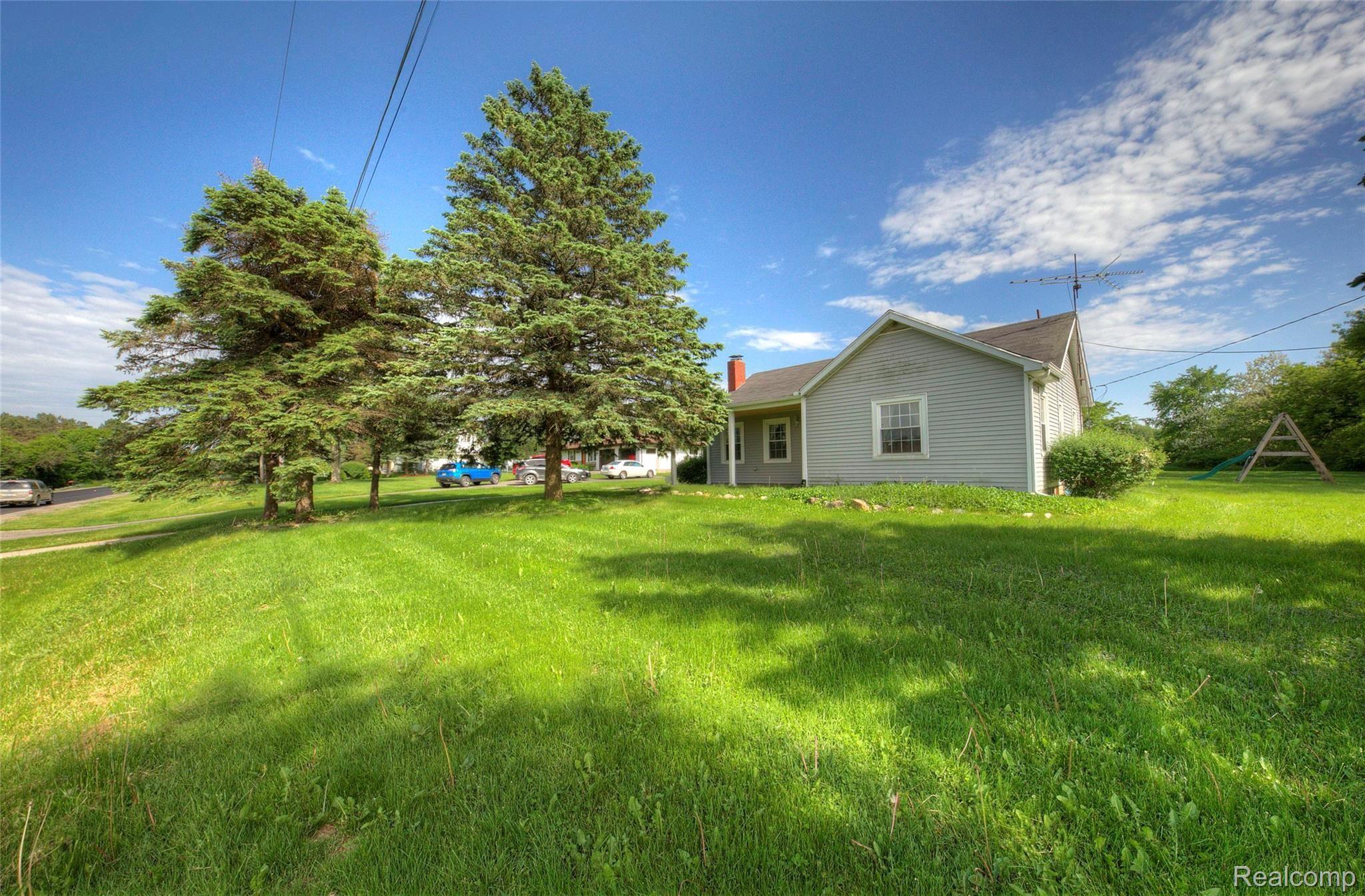 6527 Baldwin Road Swartz Creek, MI 48473 - Photo 1 of 17 Front 1