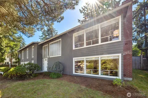 $1,275,000 | 6215 122nd Avenue Southeast, Bellevue, WA 98006