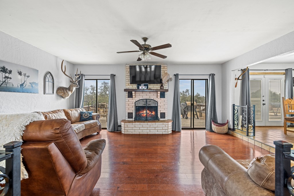 207 Broken Spur Road Mountain Home, TX 78058 - Photo 7 of 28