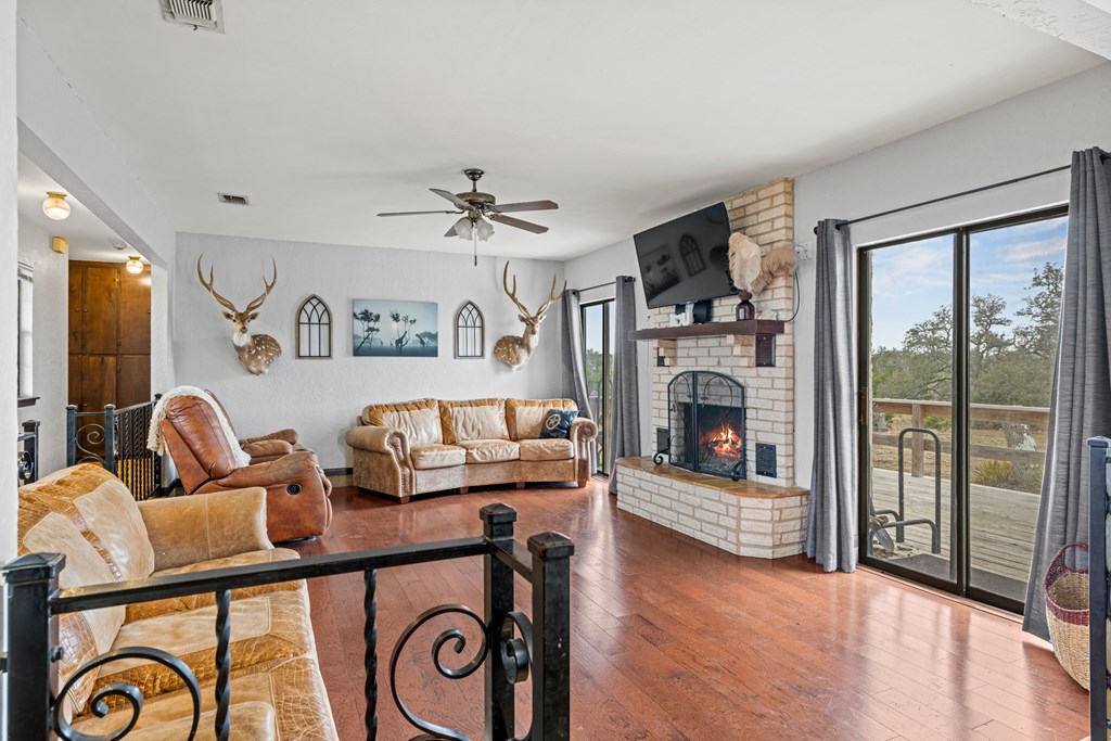 207 Broken Spur Road Mountain Home, TX 78058 - Photo 8 of 28
