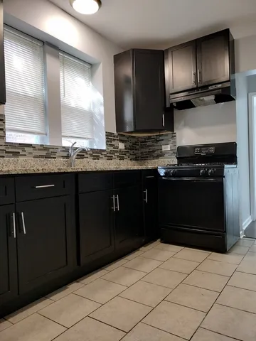 $1,475 | 2525 East 72nd Place, Unit 1, Chicago, IL 60649