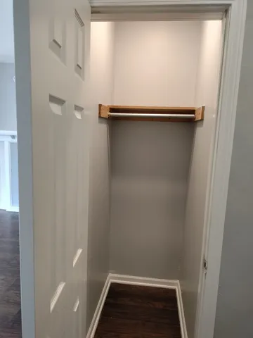 $1,475 | 2525 East 72nd Place, Unit 1, Chicago, IL 60649