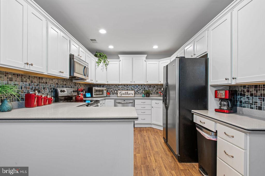 11 Cardinal Road Levittown, PA 19057 - Photo 7 of 27