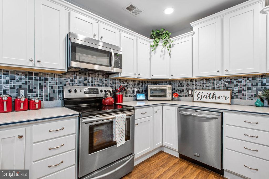 11 Cardinal Road Levittown, PA 19057 - Photo 8 of 27