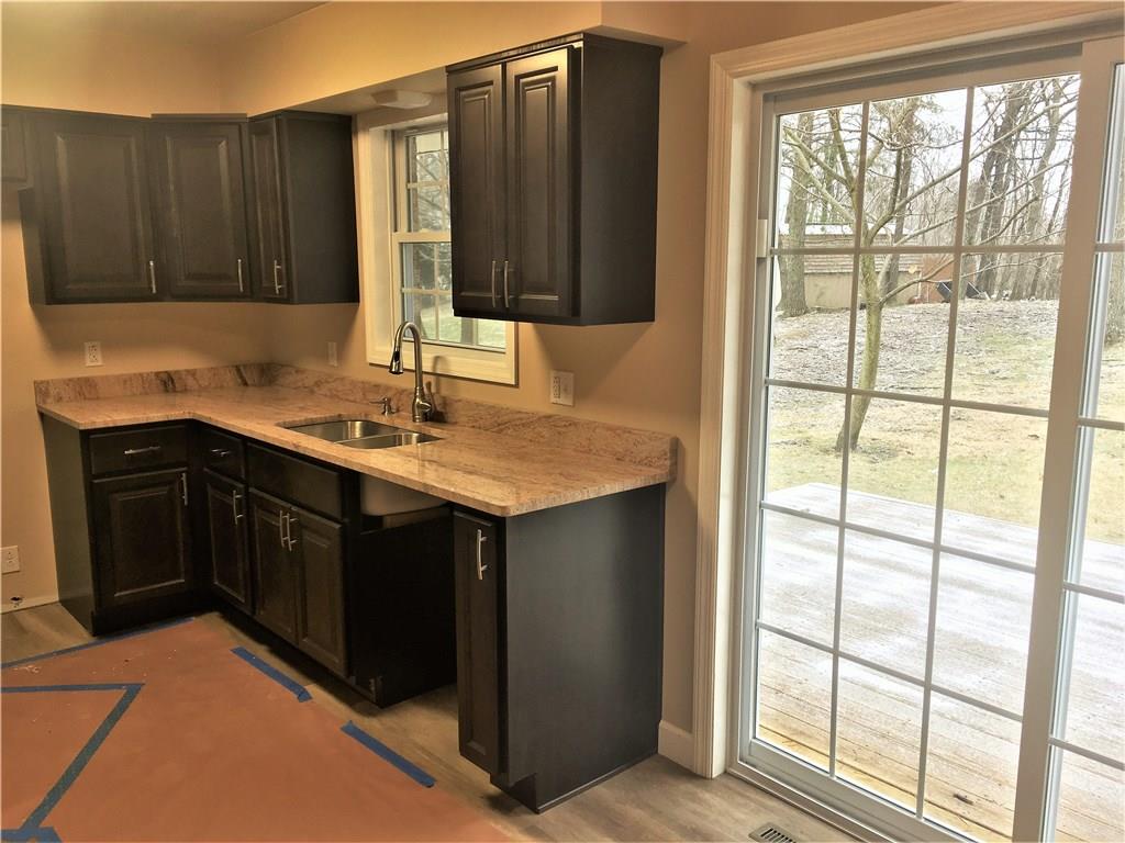134 Spring Hill Road Aliquippa, PA 15001 - Photo 3 of 19 Kitchen with Granite Counters
