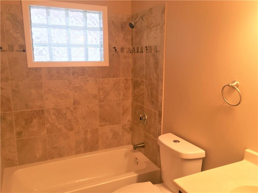 134 Spring Hill Road Aliquippa, PA 15001 - Photo 4 of 19 Full Bath