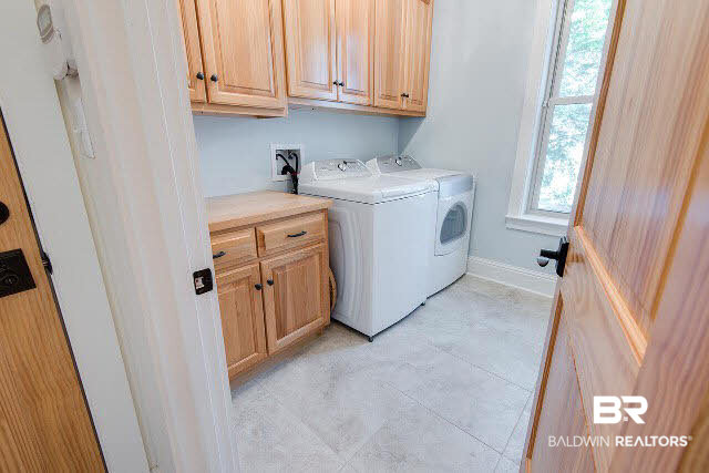 17623 Burwick Loop Fairhope, AL 36532 - Photo 33 of 45 Extra Storage and Lots of Natural Light