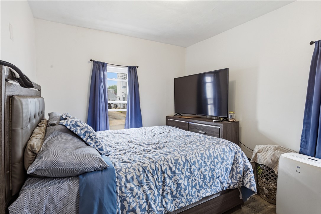 46 Lilac Street Pawtucket, RI 02860 - Photo 5 of 27