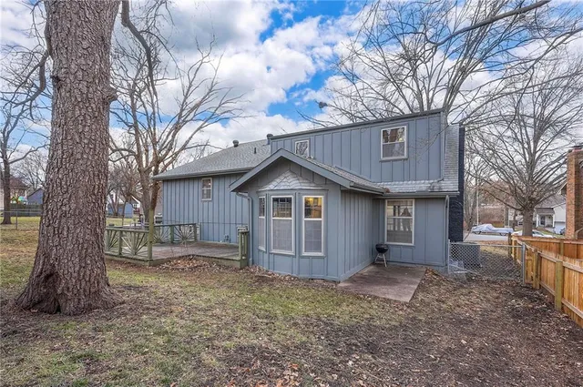 $350,000 | 13921 South Brookwood Court, Olathe, KS 66062