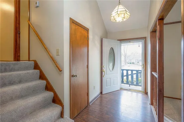 $350,000 | 13921 South Brookwood Court, Olathe, KS 66062