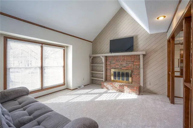 $350,000 | 13921 South Brookwood Court, Olathe, KS 66062