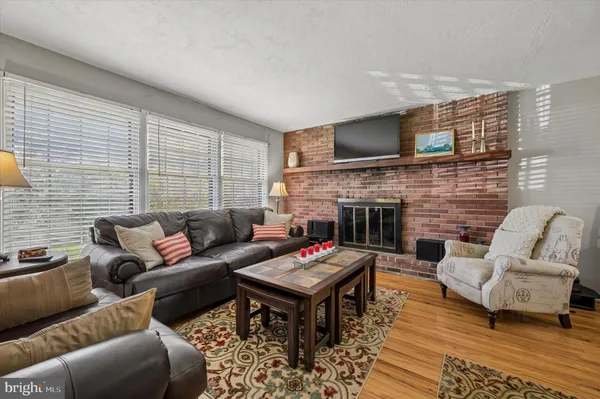 $475,000 | 891 Ivyland Road, Warminster, PA 18974
