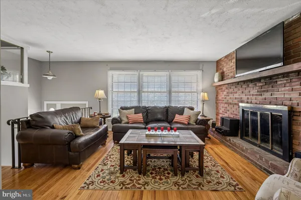 $475,000 | 891 Ivyland Road, Warminster, PA 18974