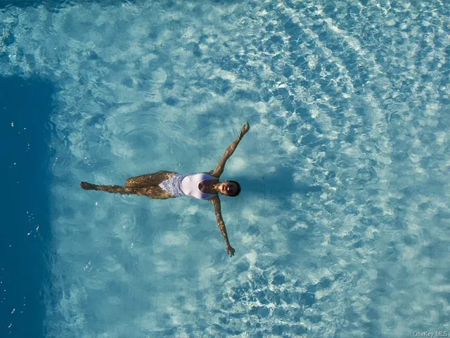 $4,208,100 | 570 Bedford Road, Unit BLDG 6 2D, Armonk, NY 10504