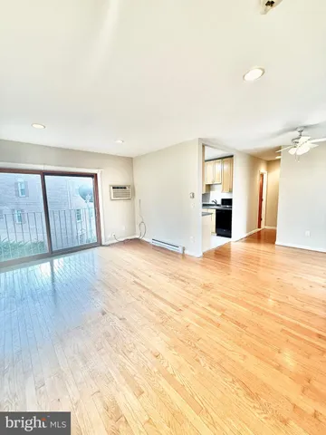 $1,799 | 720 West Glebe Road, Unit 2C, Alexandria, VA 22305