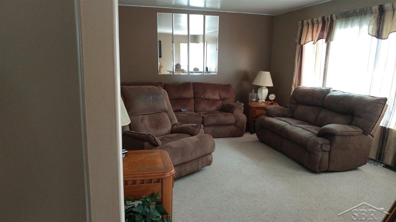 2246 West Gary Road Montrose, MI 48457 - Photo 2 of 16 Front room