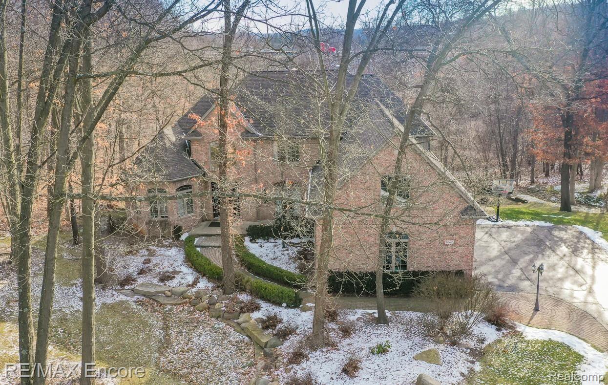 7686 Devins Ridge Clarkston, MI 48348 - Photo 48 of 58 7686 Devins Ridge-52.jpg