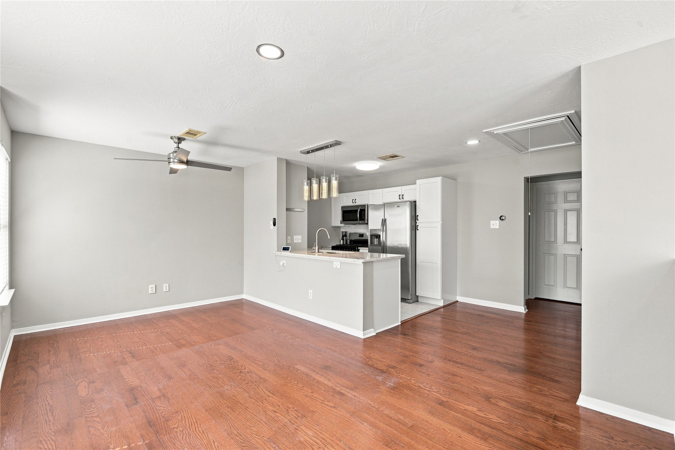 1421 Ruthven Street Houston, TX 77019 - Photo 11 of 36 Gallery Image 11