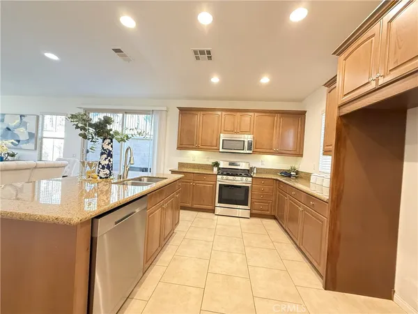 $4,800 | 81 Keepsake, Irvine, CA 92618
