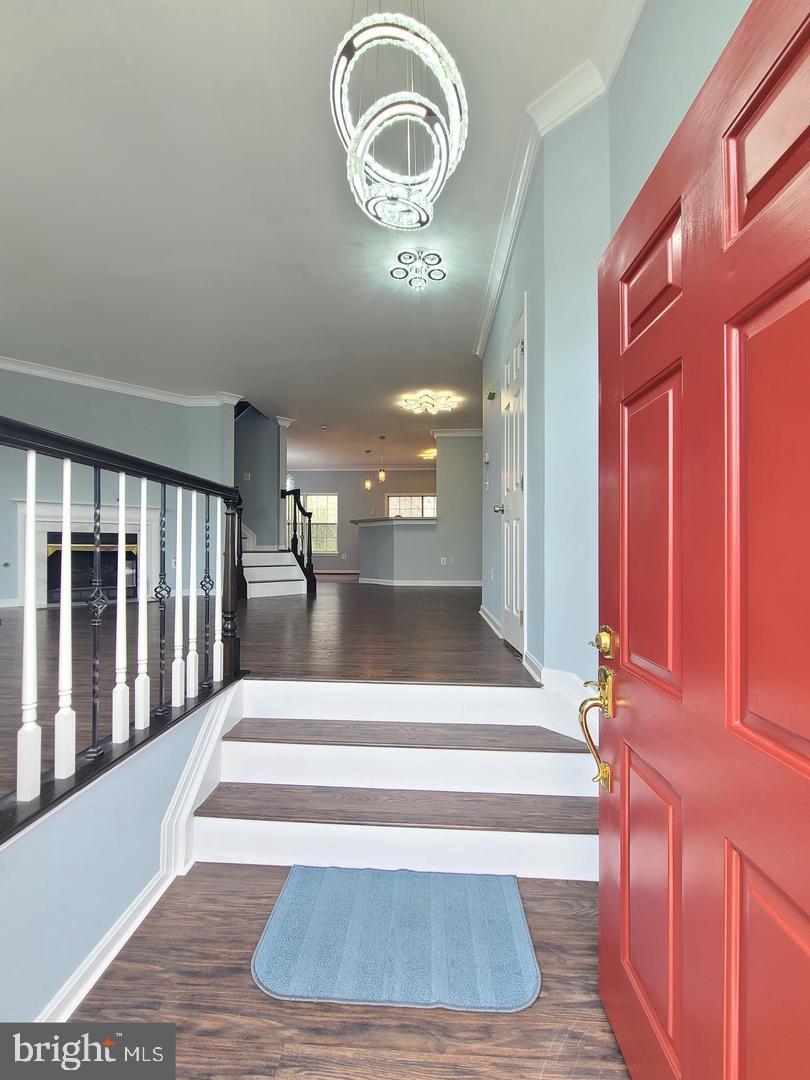 17308 Pacific Rim Terrace Dumfries, VA 22025 - Photo 3 of 40