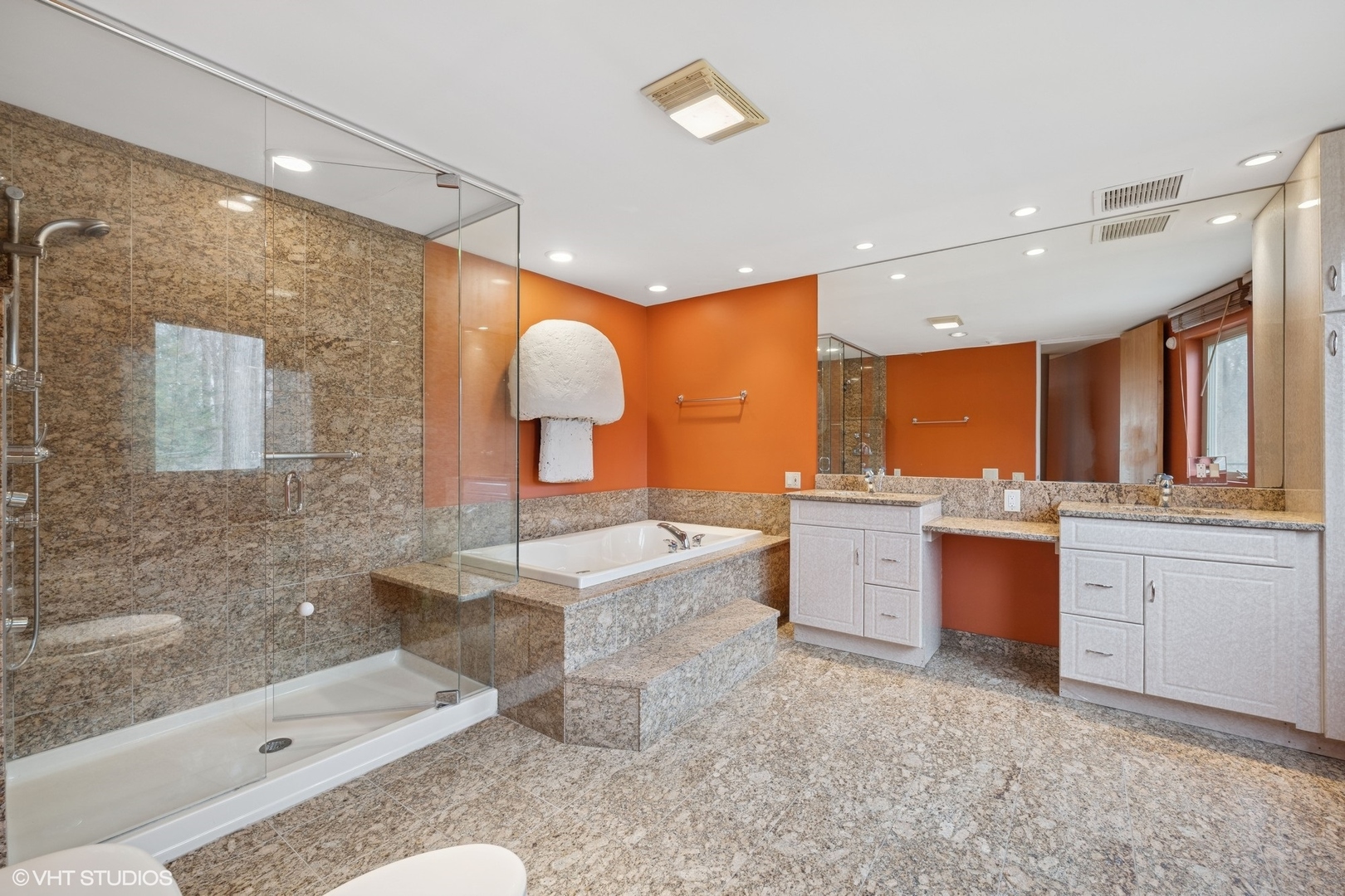 2000 Clendenin Lane Riverwoods, IL 60015 - Photo 19 of 51