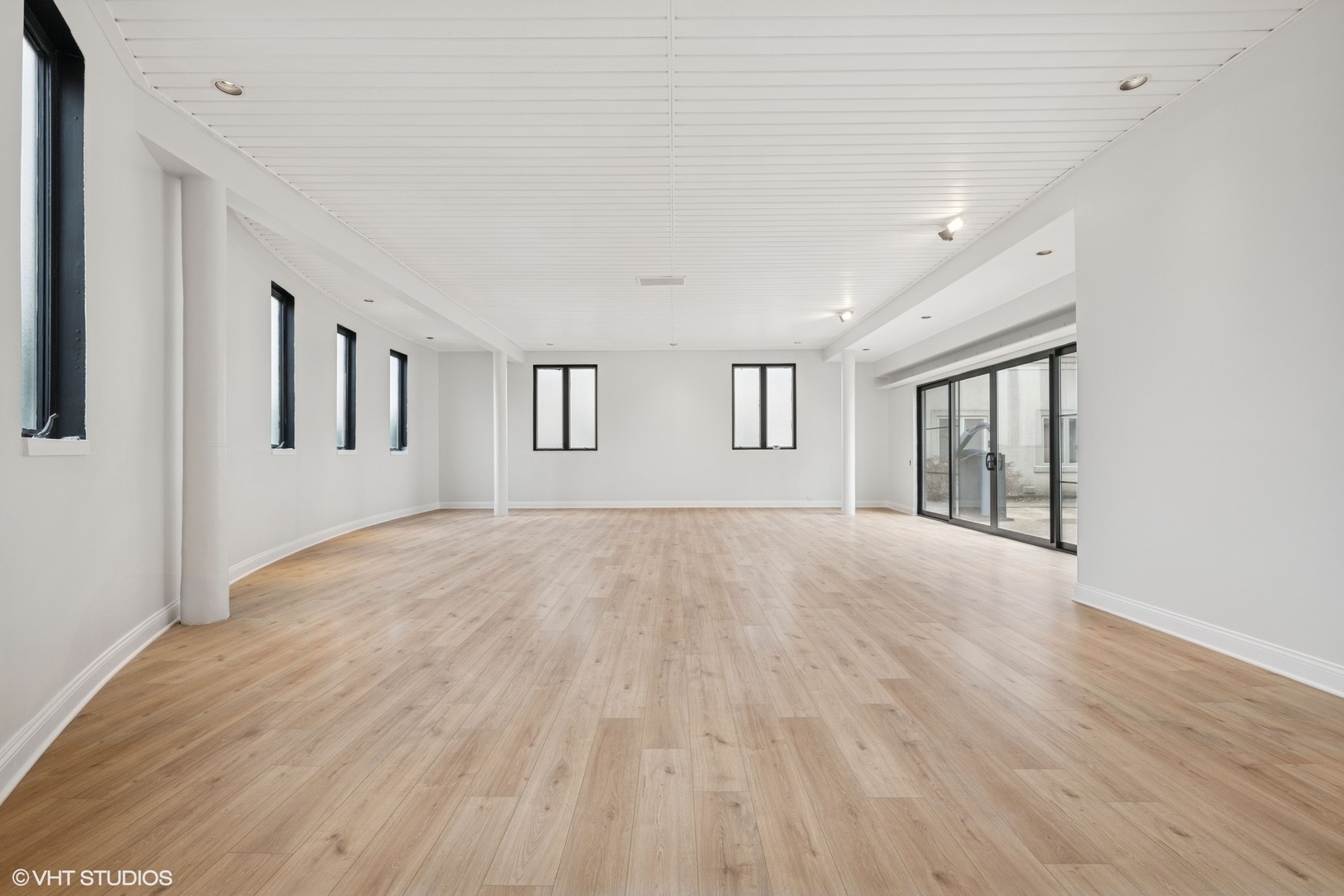 2000 Clendenin Lane Riverwoods, IL 60015 - Photo 38 of 51 a view of empty room with wooden floor and fan